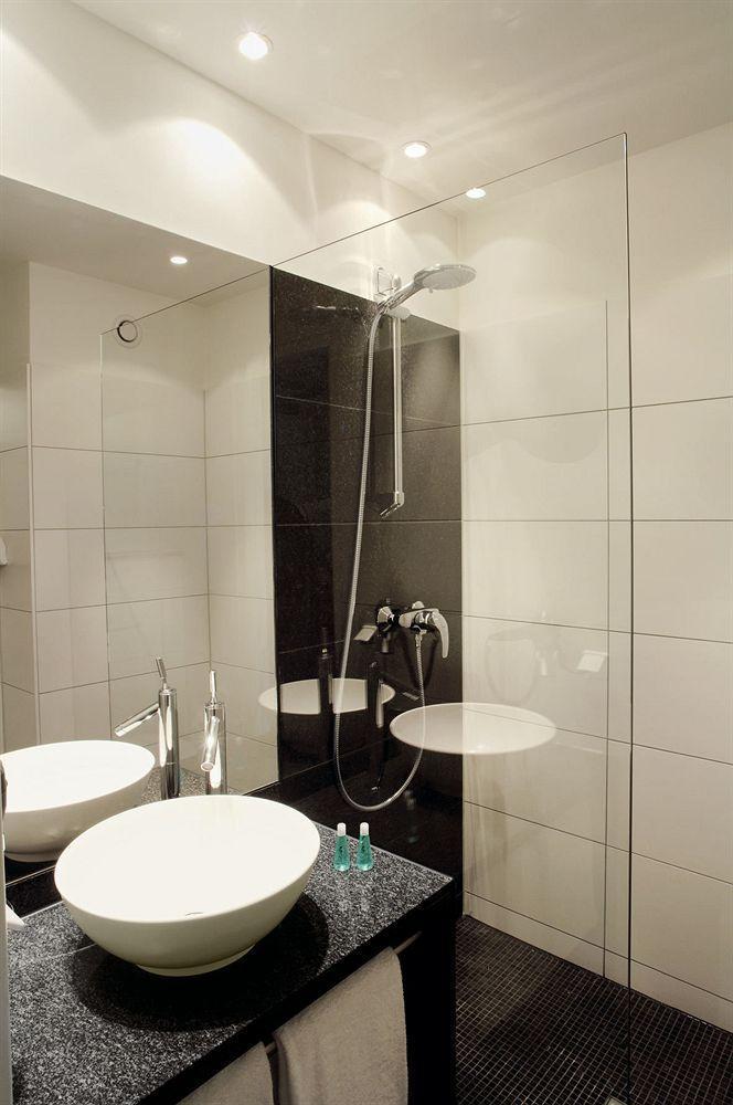Hotel One